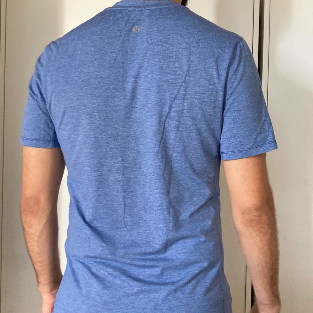 Men’s lulu lemon t shirt